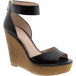 Banana Republic Miah Wedge NWT 8.5 medium leather